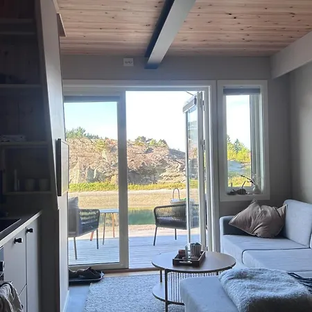 Micro-cabin In Royksundskanalen Feriehus *