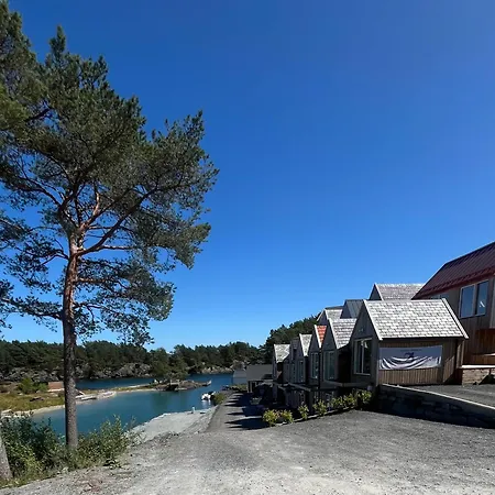Micro-cabin In Royksundskanalen Bomlo