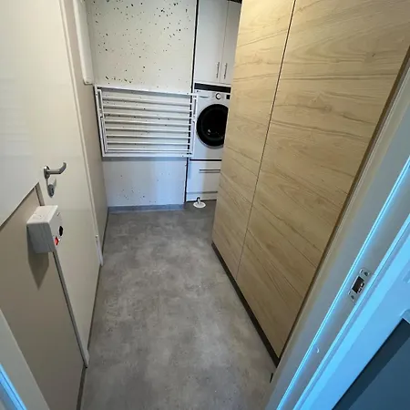 Micro-cabin In Royksundskanalen Bomlo