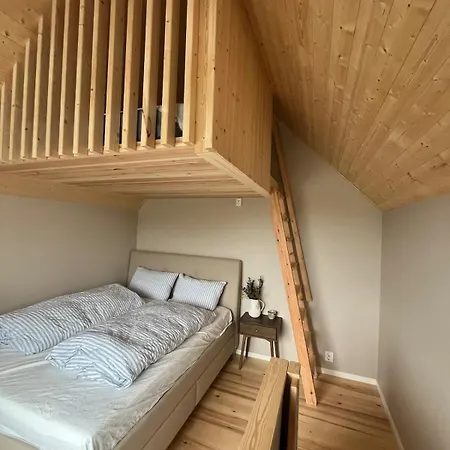Feriehus Micro-cabin In Royksundskanalen