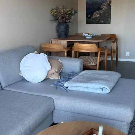 Feriehus Micro-cabin In Royksundskanalen Bomlo